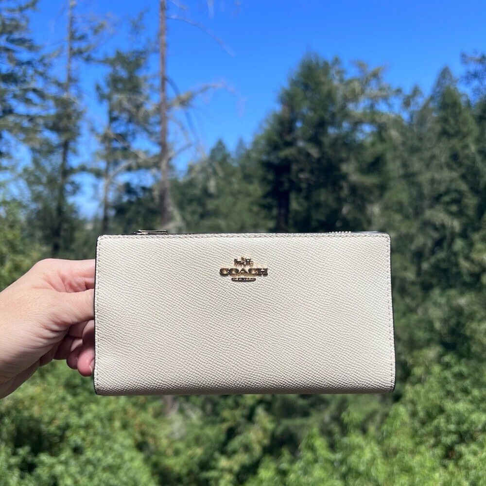 COACH Chalk White Crossgrain Leather Bifold Snap Wallet Gold Hardware AUTHENTIC